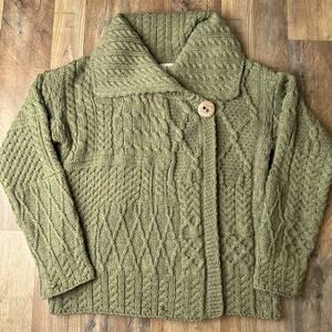 Aran Sweater Market Sweater Womens Medium Green 100% Merino Wool Cable Knit 5611